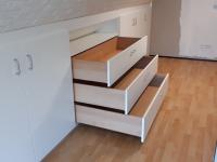 Einbauschrank Dachschräge weiß